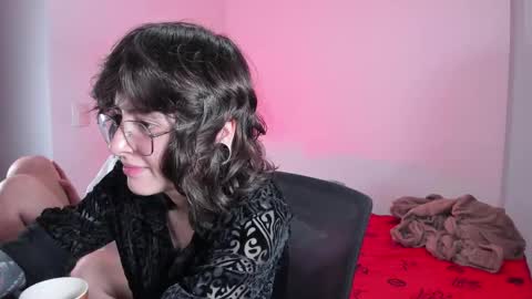 Snapshot of twilightmuses chatting on 10.03.25 Eve Lili online show from 10.03.25