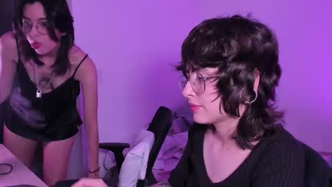 Snapshot of twilightmuses chatting on 10.21.25 Eve Lili online show from 10.21.25