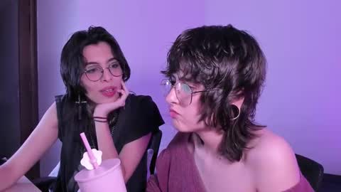 Snapshot of twilightmuses chatting on 10.23.25 Eve Lili online show from 10.23.25