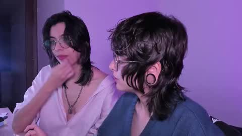 Snapshot of twilightmuses chatting on 10.24.25 Eve Lili online show from 10.24.25