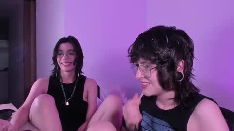 Snapshot of twilightmuses chatting on 11.07.25 Eve Lili online show from 11.07.25