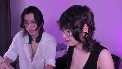 Snapshot of twilightmuses chatting on 11.08.25 Eve Lili online show from 11.08.25