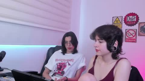 Snapshot of twilightmuses chatting on 04.26.26 Eve Lili online show from 04.26.26