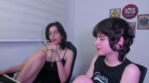 Snapshot of twilightmuses chatting on 04.29.26 Eve Lili online show from 04.29.26