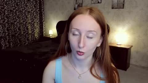 Snapshot of twilightserenade chatting on 10.08.25 twilightserenade online show from 10.08.25