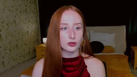 Snapshot of twilightserenade chatting on 10.10.25 twilightserenade online show from 10.10.25