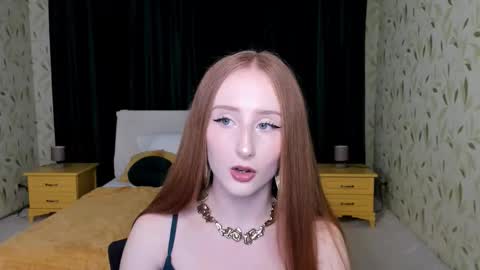 Snapshot of twilightserenade chatting on 11.01.25 twilightserenade online show from 11.01.25