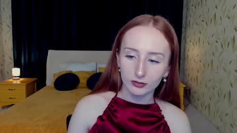 Snapshot of twilightserenade chatting on 11.10.25 twilightserenade online show from 11.10.25