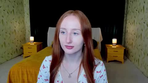 Snapshot of twilightserenade chatting on 11.16.25 twilightserenade online show from 11.16.25