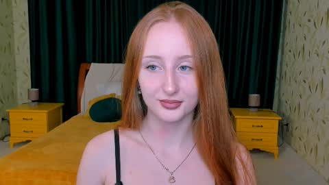 Snapshot of twilightserenade chatting on 11.17.25 twilightserenade online show from 11.17.25