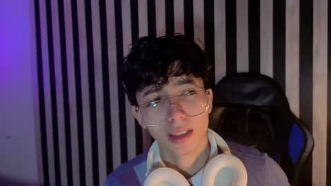 Snapshot of twink_sebas7 chatting on 06.26.26 Sebastin online show from 06.26.26