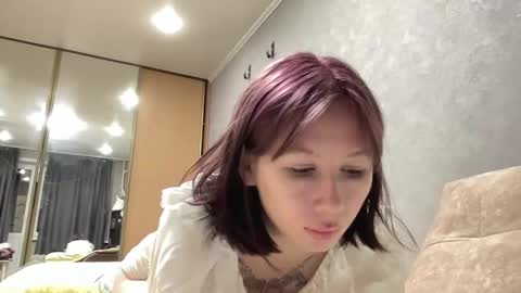 Snapshot of twinkiedoll chatting on 10.21.25 twinkiedoll online show from 10.21.25