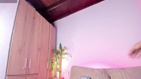 Snapshot of twinksboys_23 chatting on 10.21.25 twinksboys_23 online show from 10.21.25