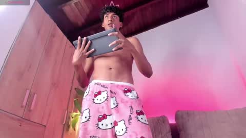 Snapshot of twinksboys_23 chatting on 10.25.25 twinksboys_23 online show from 10.25.25