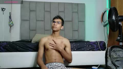 twinksecrets_ online show from 04.14.26