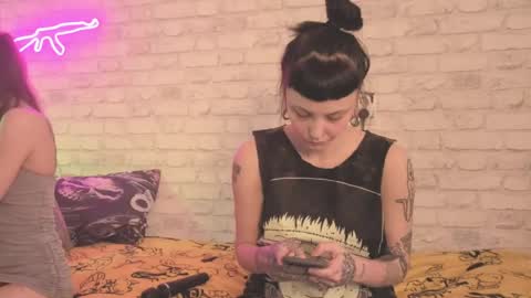 Snapshot of twins_terror chatting on 05.24.26 Sin and Skin online show from 05.24.26