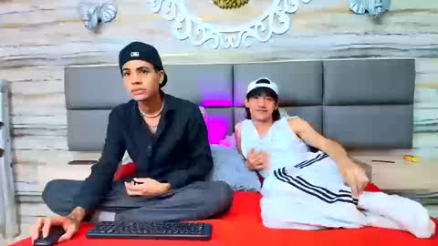 twinslovers_ online show from 09.23.25