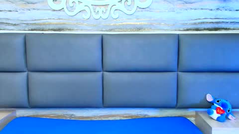 twinslovers_ online show from 10.28.25