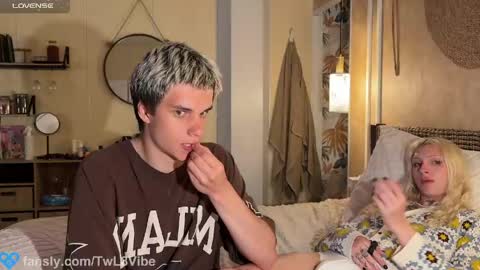 Molly and Nick online show from 04.21.26