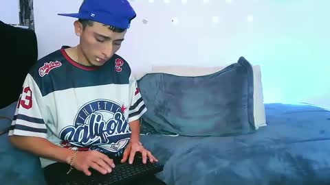 twoguysshohot online show from 09.18.25