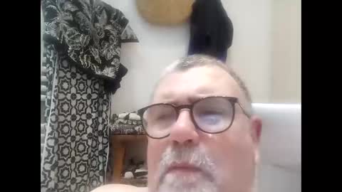 twohats2810 online show from 02.08.26