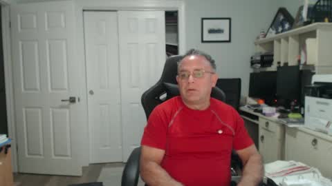 Snapshot of twopeopleinlove chatting on 10.09.25 Twopeopleinlove online show from 10.09.25