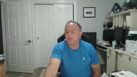 Snapshot of twopeopleinlove chatting on 10.11.25 Twopeopleinlove online show from 10.11.25