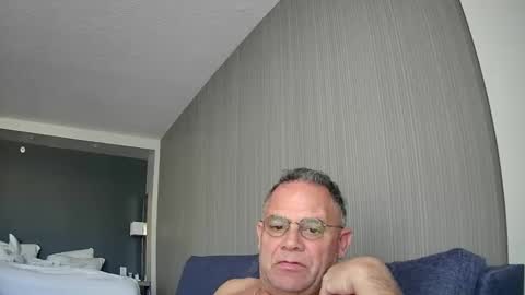 Snapshot of twopeopleinlove chatting on 11.02.25 Twopeopleinlove online show from 11.02.25