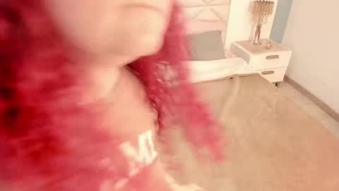 Twiggy online show from 10.27.25