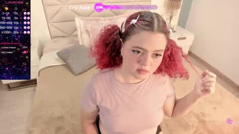 Twiggy online show from 11.24.25