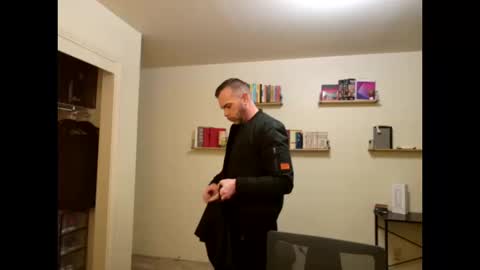 Snapshot of ty_lerdavid chatting on 10.14.25 TylerDavid online show from 10.14.25