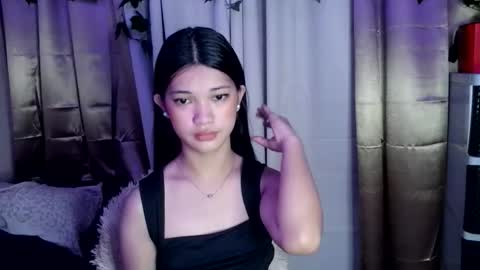 Snapshot of tyladine chatting on 11.07.25 tyladine online show from 11.07.25