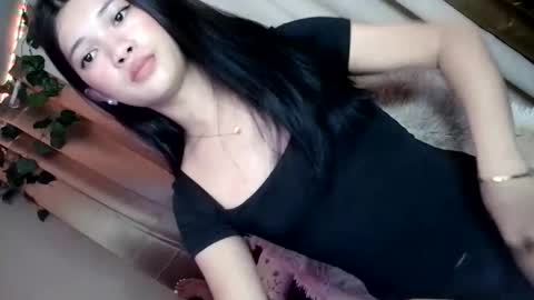 Snapshot of tyladine chatting on 11.08.25 tyladine online show from 11.08.25