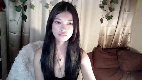 Snapshot of tyladine chatting on 11.17.25 tyladine online show from 11.17.25