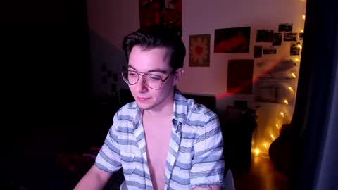 Snapshot of tyler_bergg chatting on 04.29.26 tyler berg online show from 04.29.26