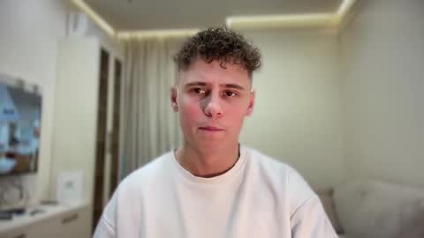 Snapshot of tyler_garrner chatting on 11.04.25 tyler_garrner online show from 11.04.25