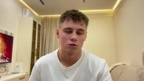 Snapshot of tyler_garrner chatting on 11.12.25 tyler_garrner online show from 11.12.25