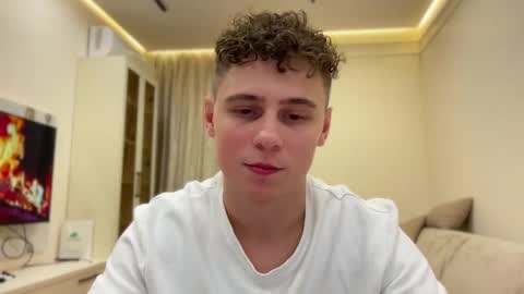 Snapshot of tyler_garrner chatting on 11.14.25 tyler_garrner online show from 11.14.25