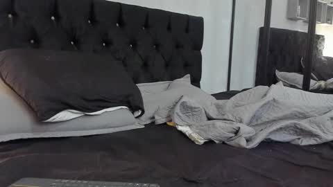 tyler_hank1 online show from 03.26.26