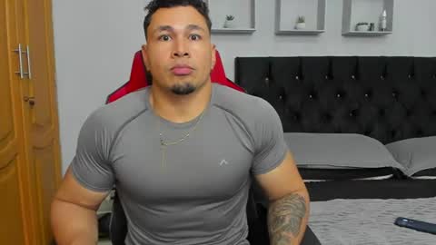 tyler_hank1 online show from 07.08.26