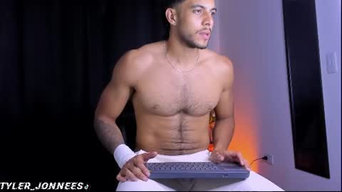 Snapshot of tyler_jonnes chatting on 06.19.26 Tyler online show from 06.19.26