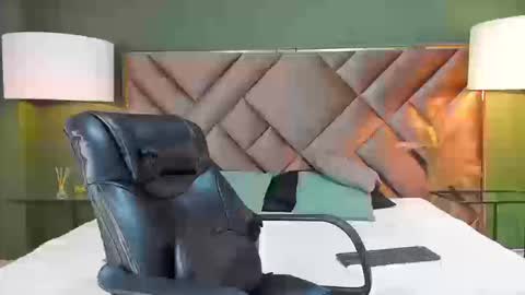 Tyler Rodriguez online show from 09.17.25