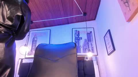       online show from 10.02.25