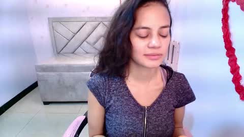Snapshot of tyna_ch chatting on 02.26.25 TYNA online show from 02.26.25