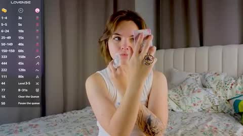 Snapshot of udeleclive chatting on 10.13.25 Polly online show from 10.13.25