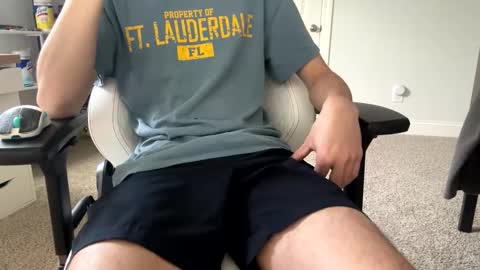 Love Lain online show from 04.21.26