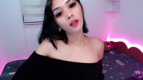 Snapshot of ughliah chatting on 11.02.25 urbbgirl alliah online show from 11.02.25