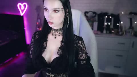 Snapshot of uindi chatting on 02.17.25 Izzy online show from 02.17.25