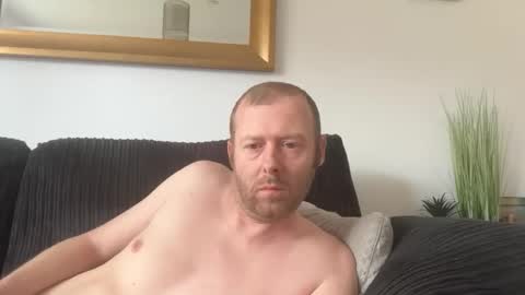 Snapshot of ukmatty3 chatting on 04.17.26 ukmatty3 online show from 04.17.26