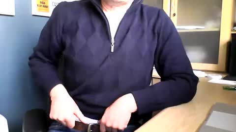 Snapshot of ukshowall chatting on 03.20.26 mark online show from 03.20.26